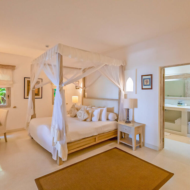 Luxury Three-bedroom Ocean Lodge