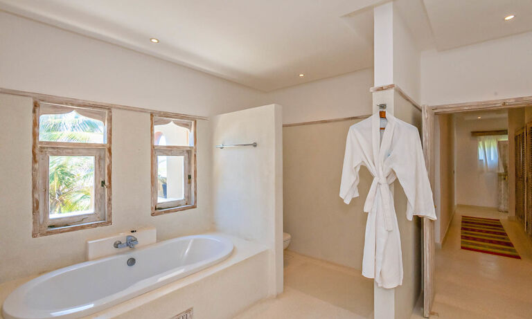 Luxury Four-bedroom Villa